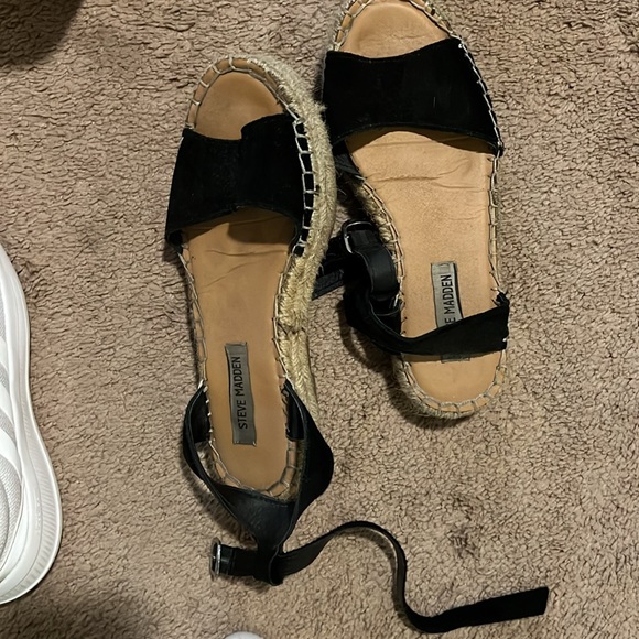 13 pairs of used shoes ! Closet clean out ! Best offer ! - Picture 5 of 5